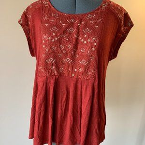 AKEMI + KIN Rust colored top size small